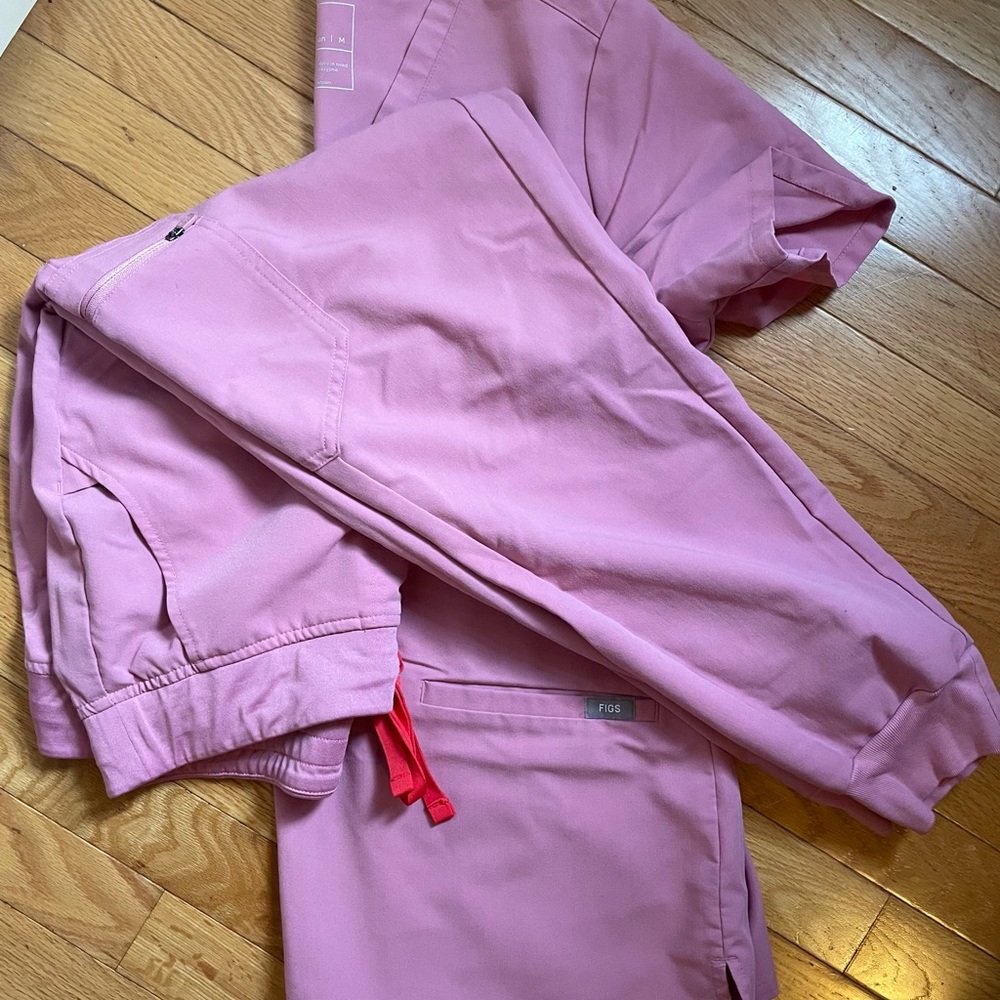 Figs women’s scrub set